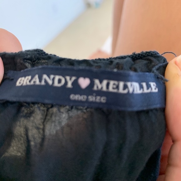 Brandy Melville off the shoulder crop top - Picture 3 of 3